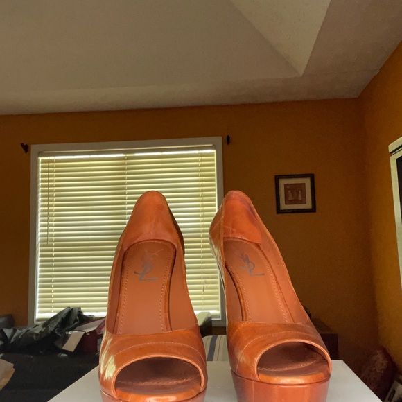 Classic Yves Saint Laurent - Picture 2 of 5